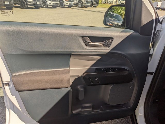 Used 2025 Ford Maverick XL image 12