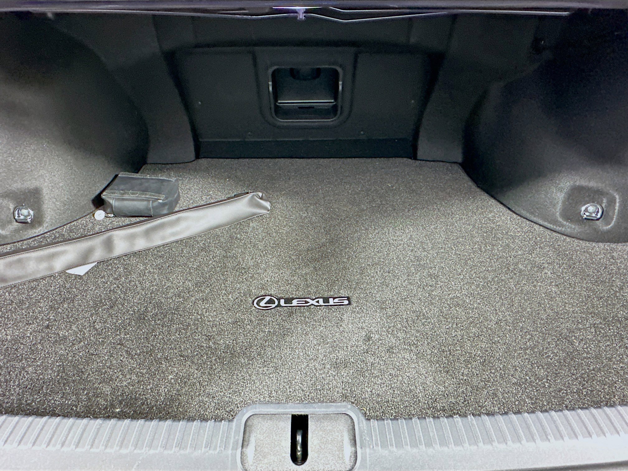 Used 2025 Lexus ES 300h w/ Premium Package image 29