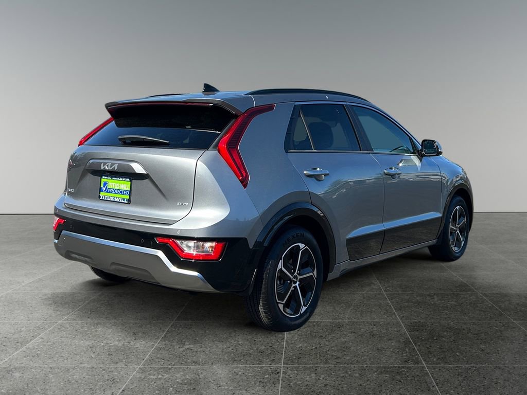 Used 2024 Kia Niro SX image 7