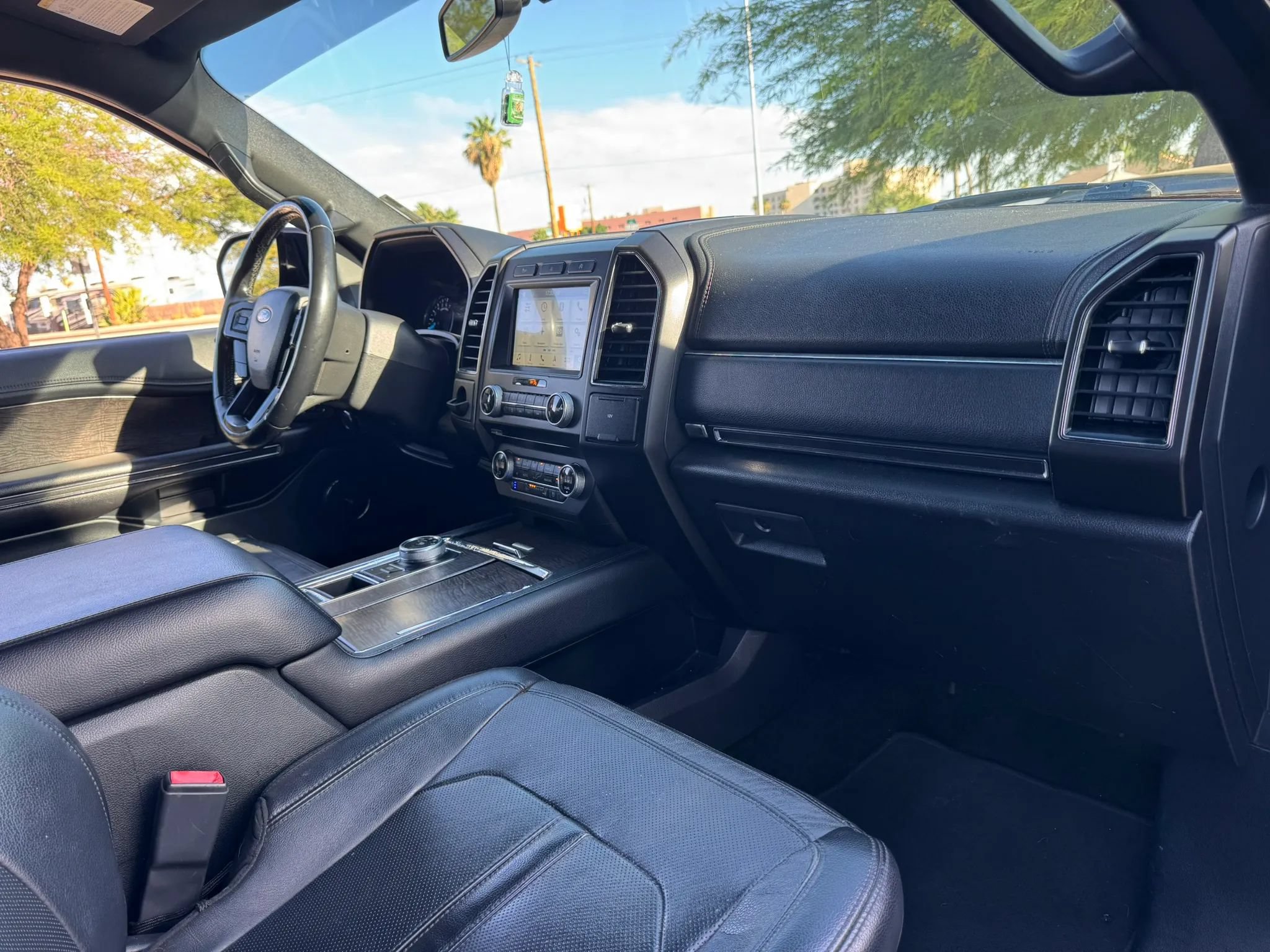 Used 2018 Ford Expedition Limited RWD image 34
