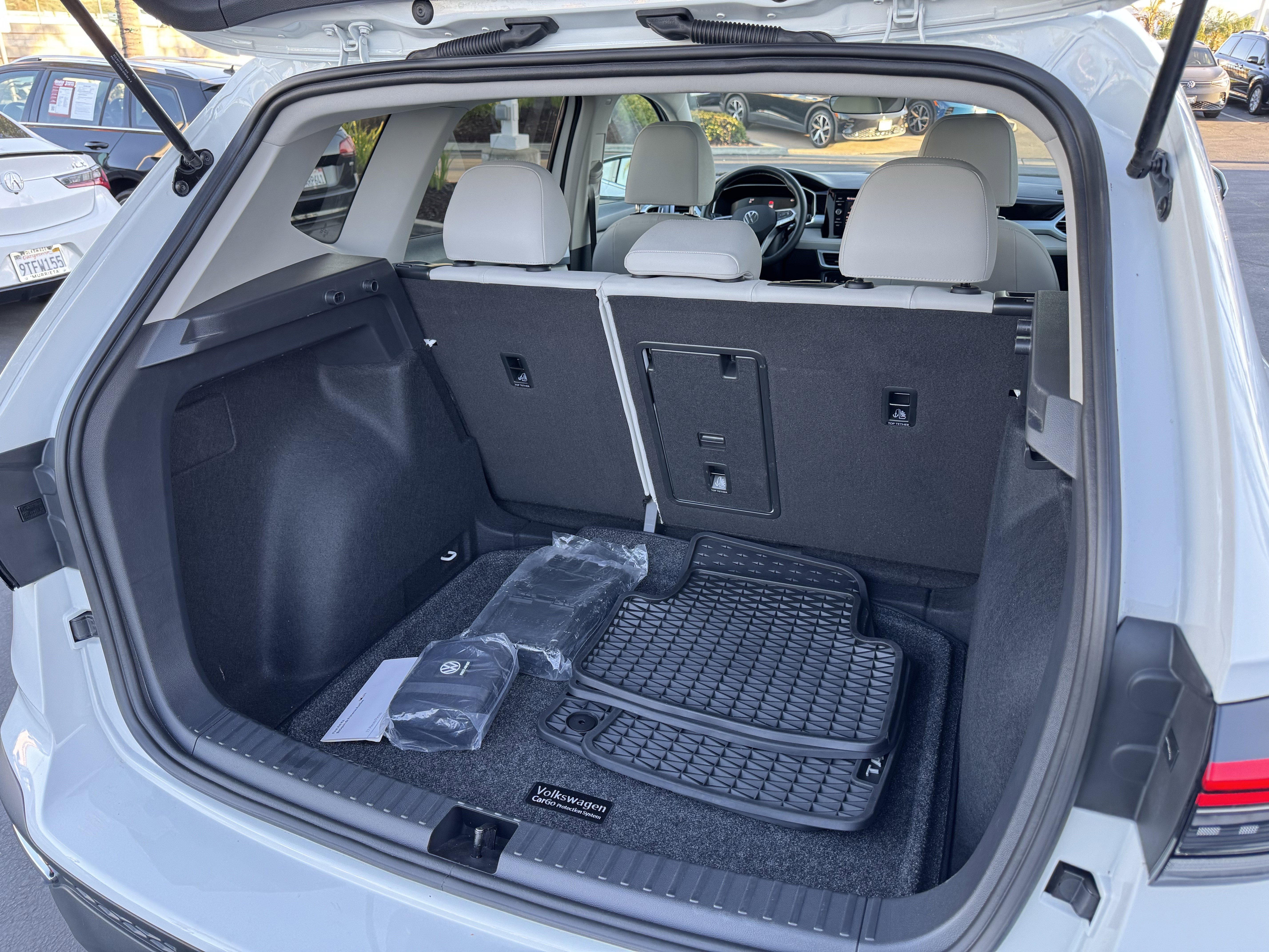 Certified 2025 Volkswagen Taos SE image 37