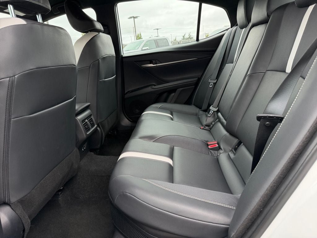 Used 2025 Toyota Camry SE FWD image 33