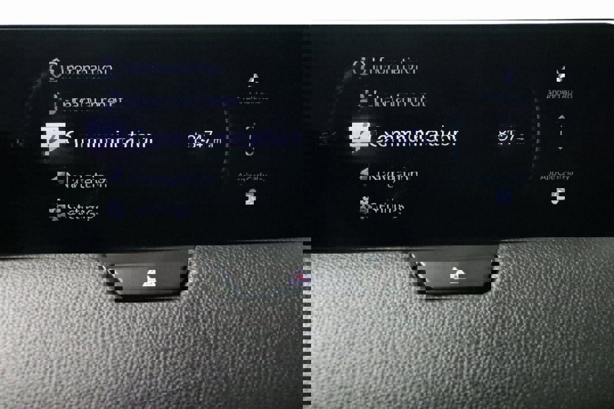 Used 2025 MAZDA CX-70 Plug-In Hybrid w/ Premium Pkg image 44