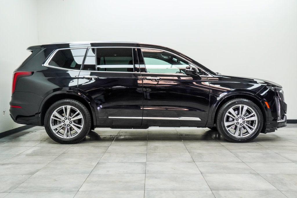 Used 2023 Cadillac XT6 Premium Luxury w/ Technology Package FWD image 11