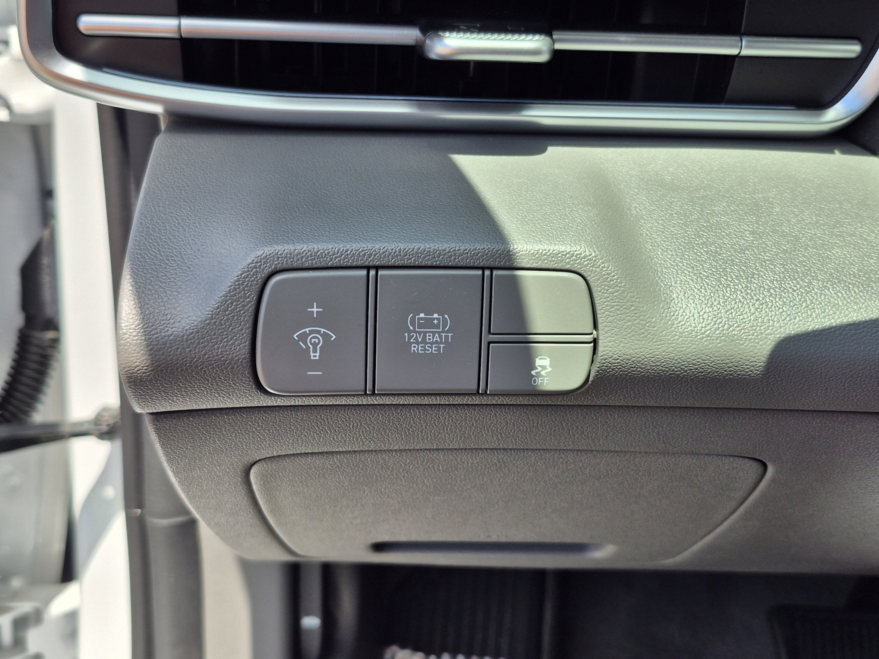 Certified 2024 Hyundai Elantra Blue FWD image 26