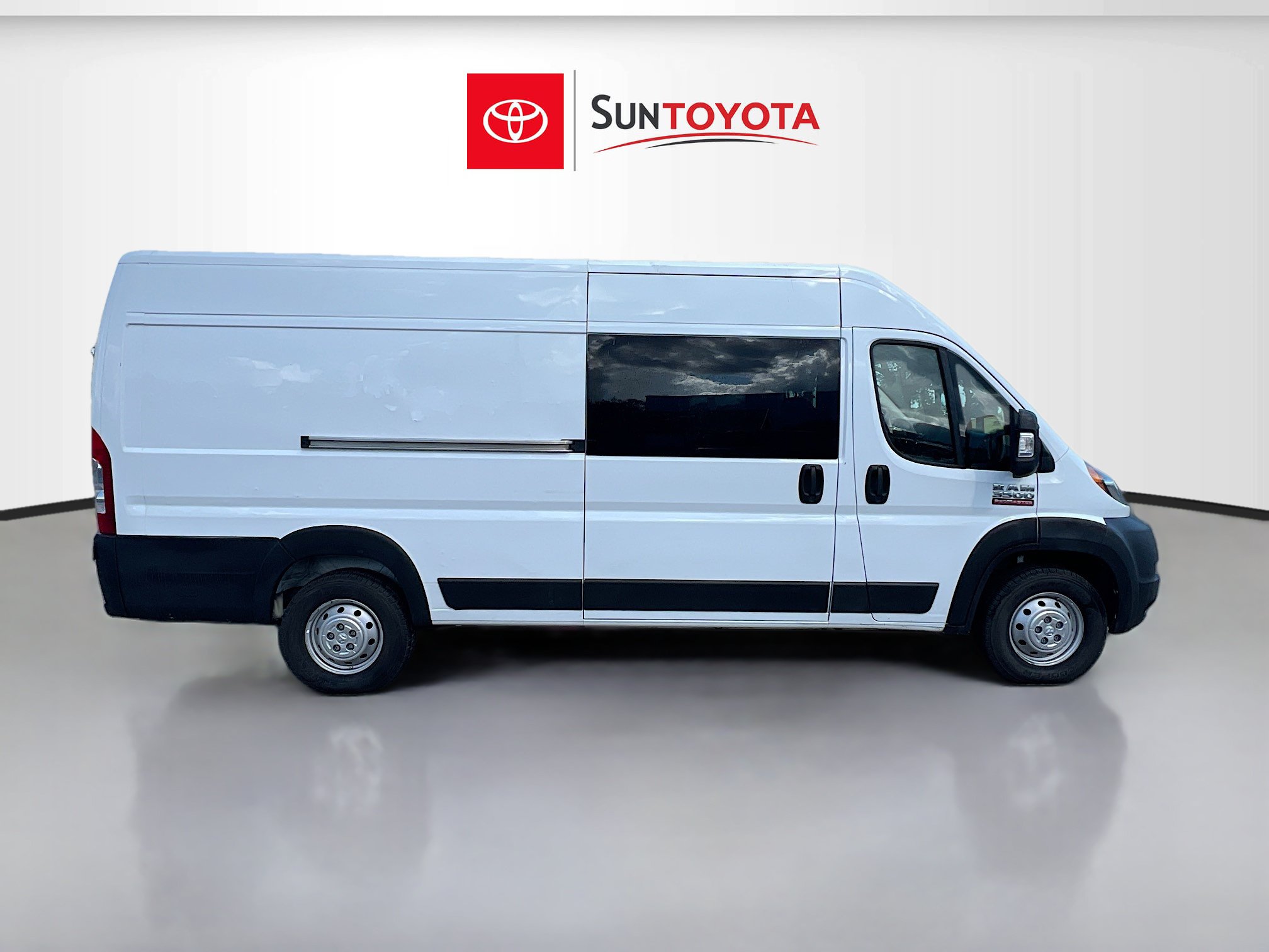 Used 2022 RAM ProMaster 3500 FWD image 2
