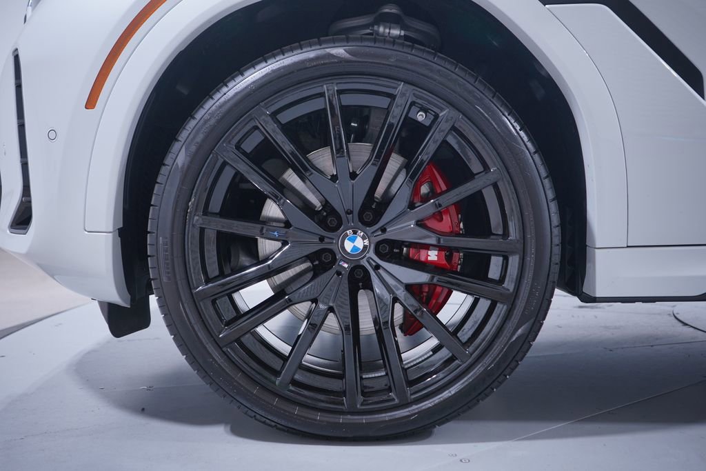 Used 2026 BMW X6 xDrive40i w/ Premium Package image 2