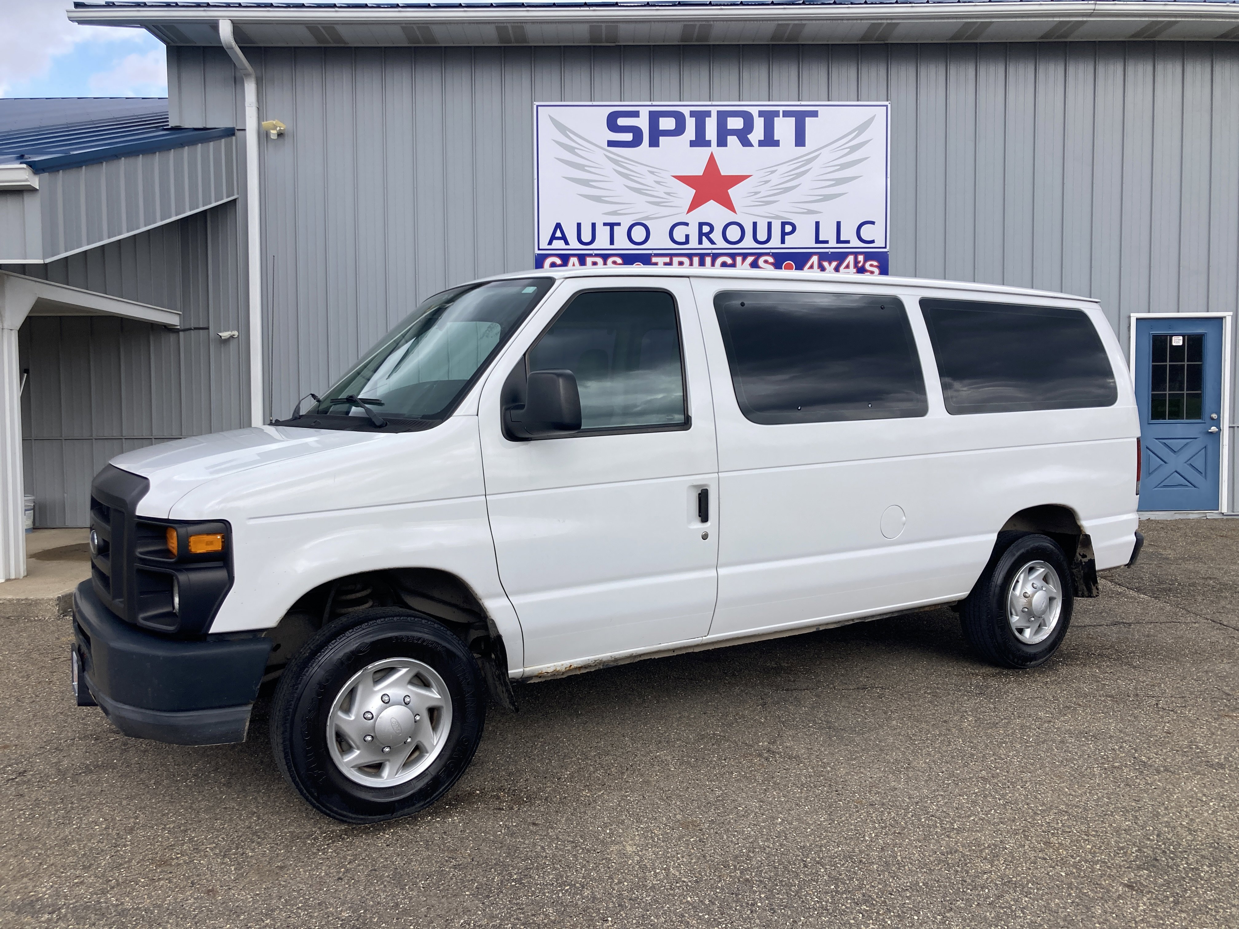 Used 2011 Ford E-150 and Econoline 150 Wagon w/ PWR Windows & Locks Group