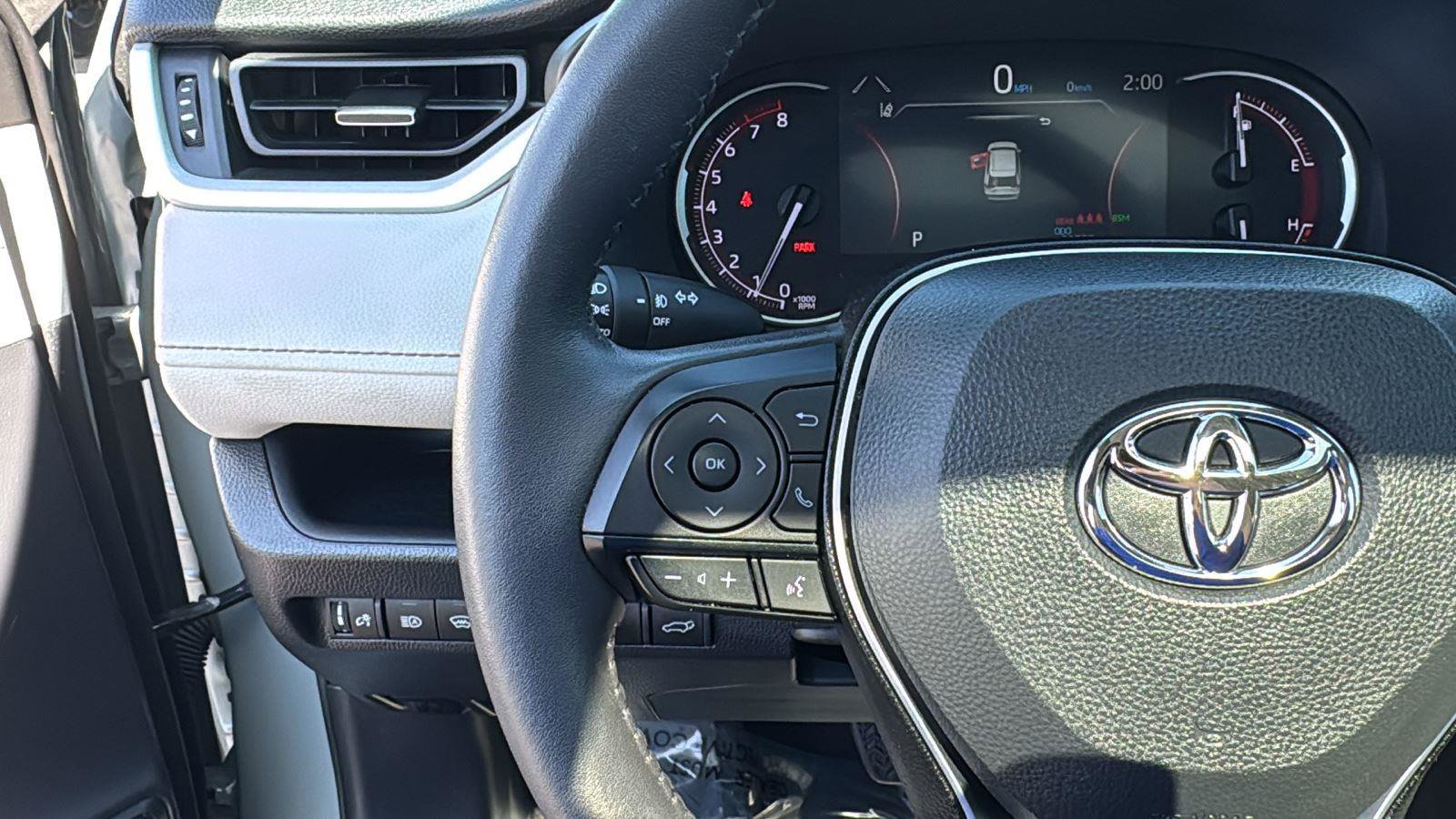 Used 2023 Toyota RAV4 XLE Premium image 16