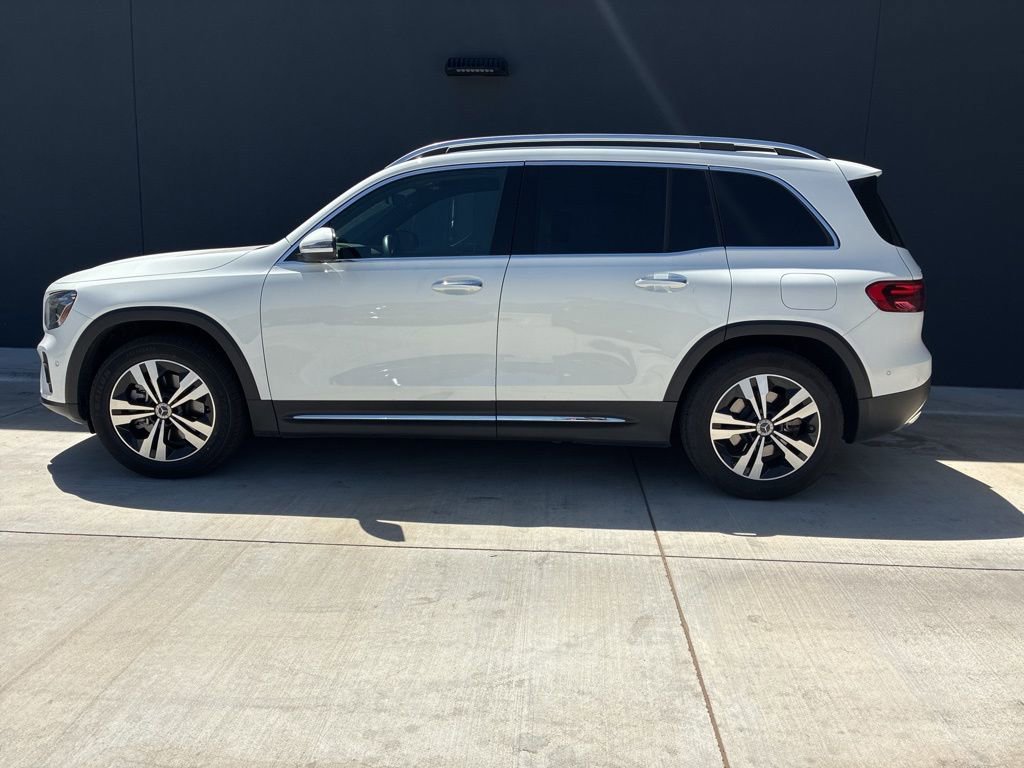 Used 2025 Mercedes-Benz GLB 250 image 4