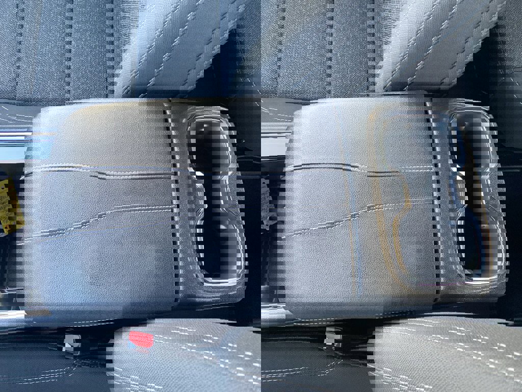 Used 2025 Chevrolet Traverse LT image 35