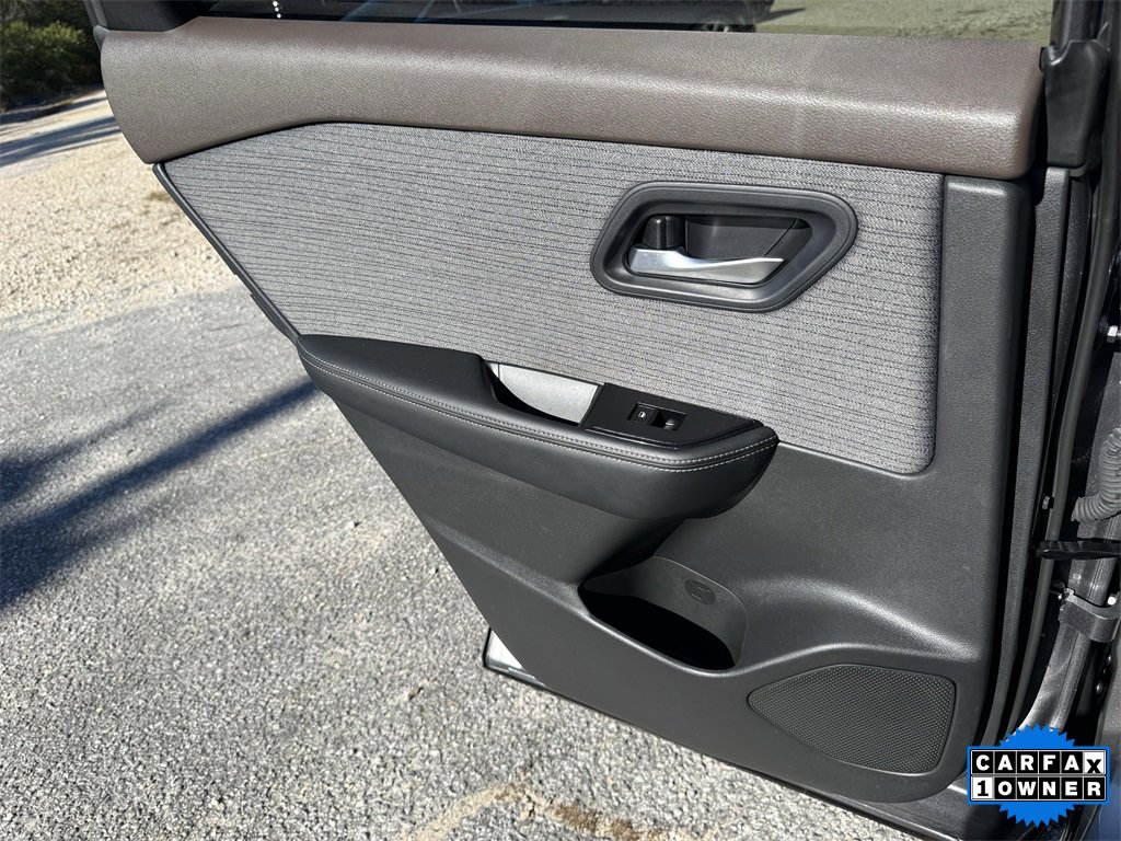 Used 2022 Nissan Rogue SV image 31