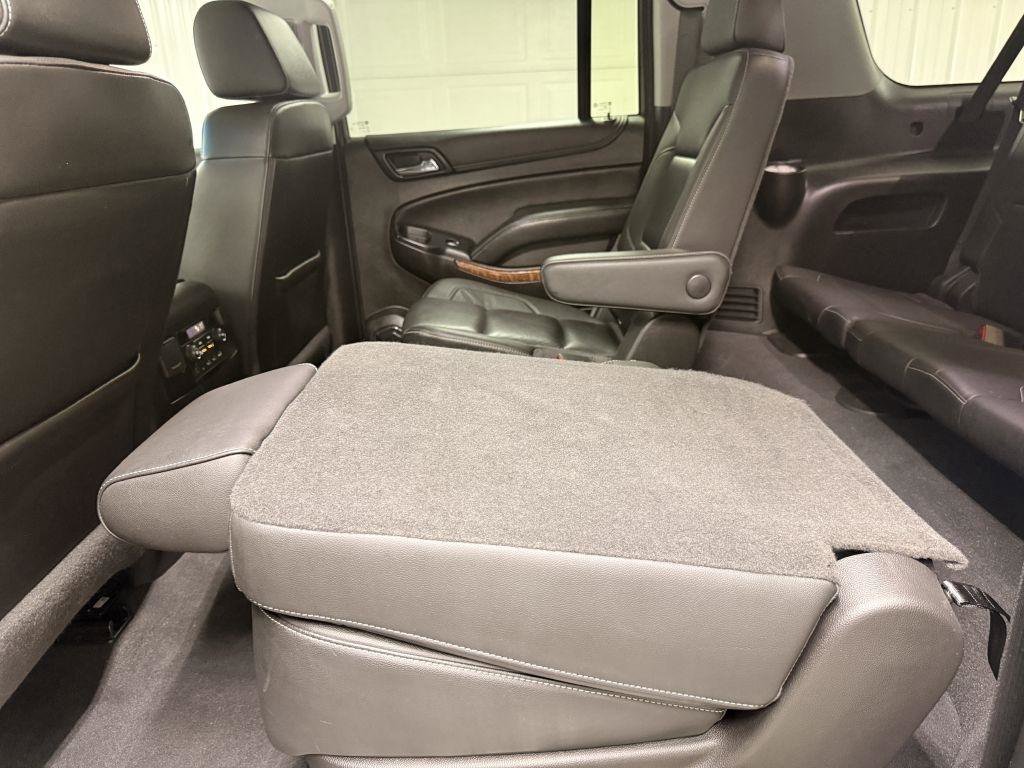 Used 2019 Chevrolet Suburban Premier AWD/4WD image 34