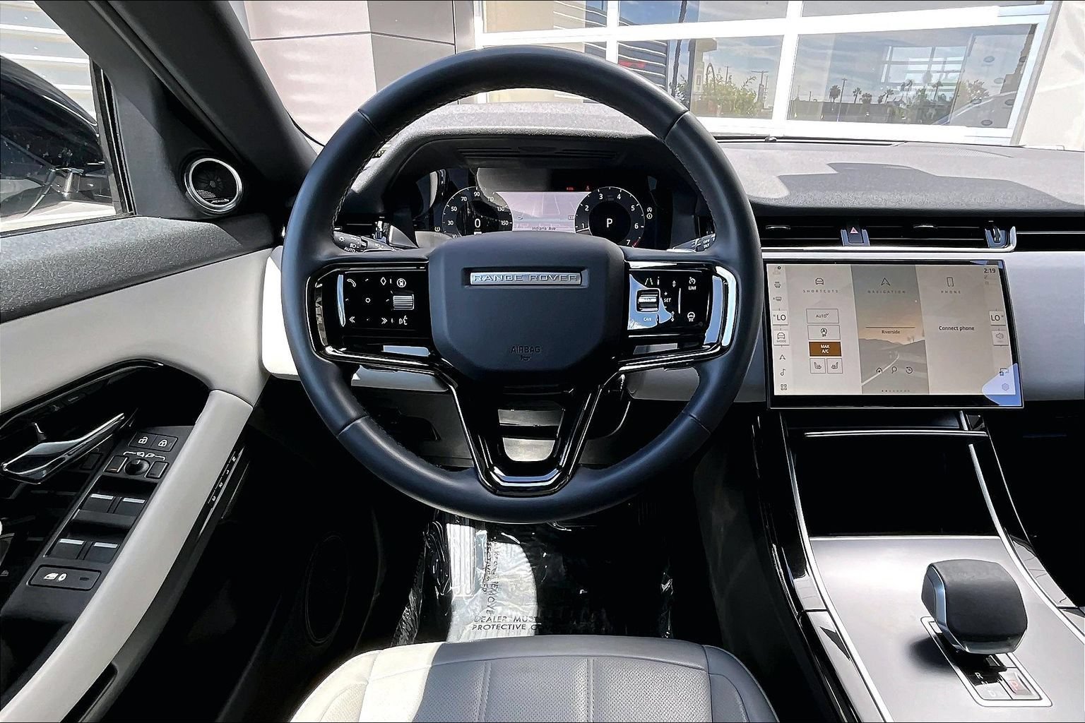 Certified 2026 Land Rover Range Rover Evoque S AWD/4WD image 5