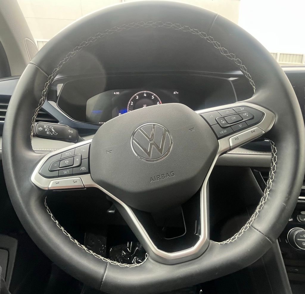 Used 2024 Volkswagen Taos SE image 10