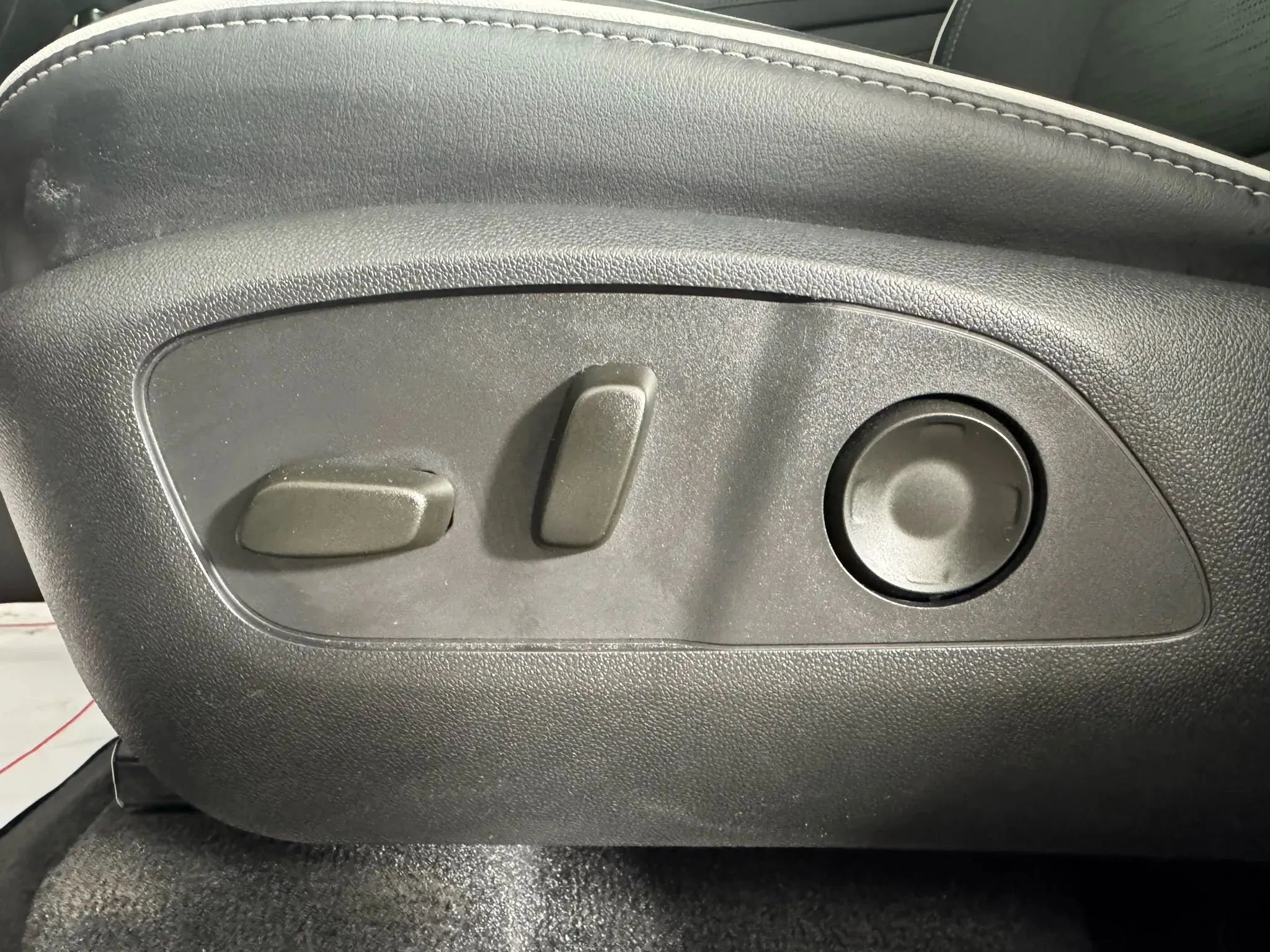 Used 2025 Buick Enclave Sport Touring w/ Super Cruise Package FWD image 30