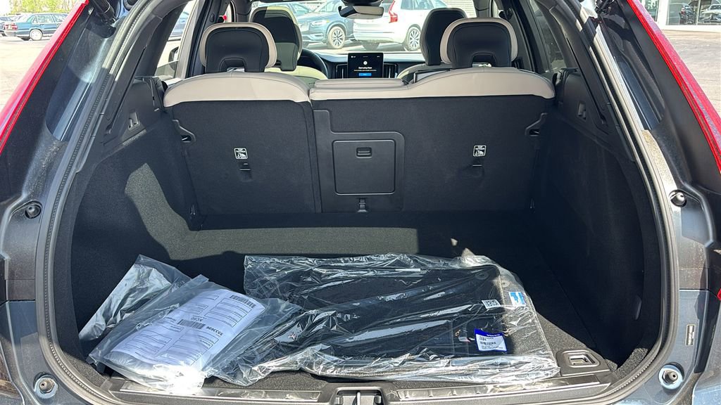 New 2026 Volvo XC60 B5 Plus w/ Climate Package AWD/4WD image 31