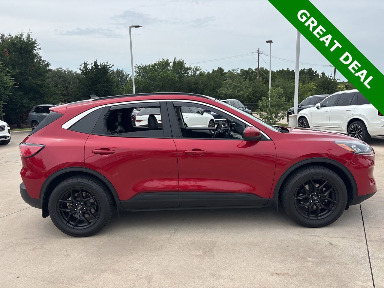 Used 2022 Ford Escape SEL w/ Technology Package FWD image 4
