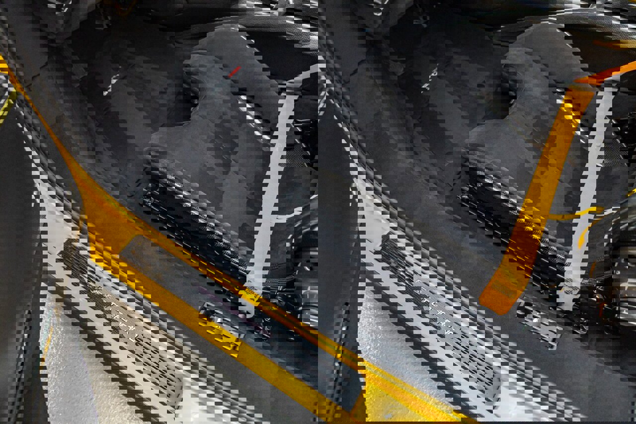 Used 2023 Ferrari SF90 Spider image 37