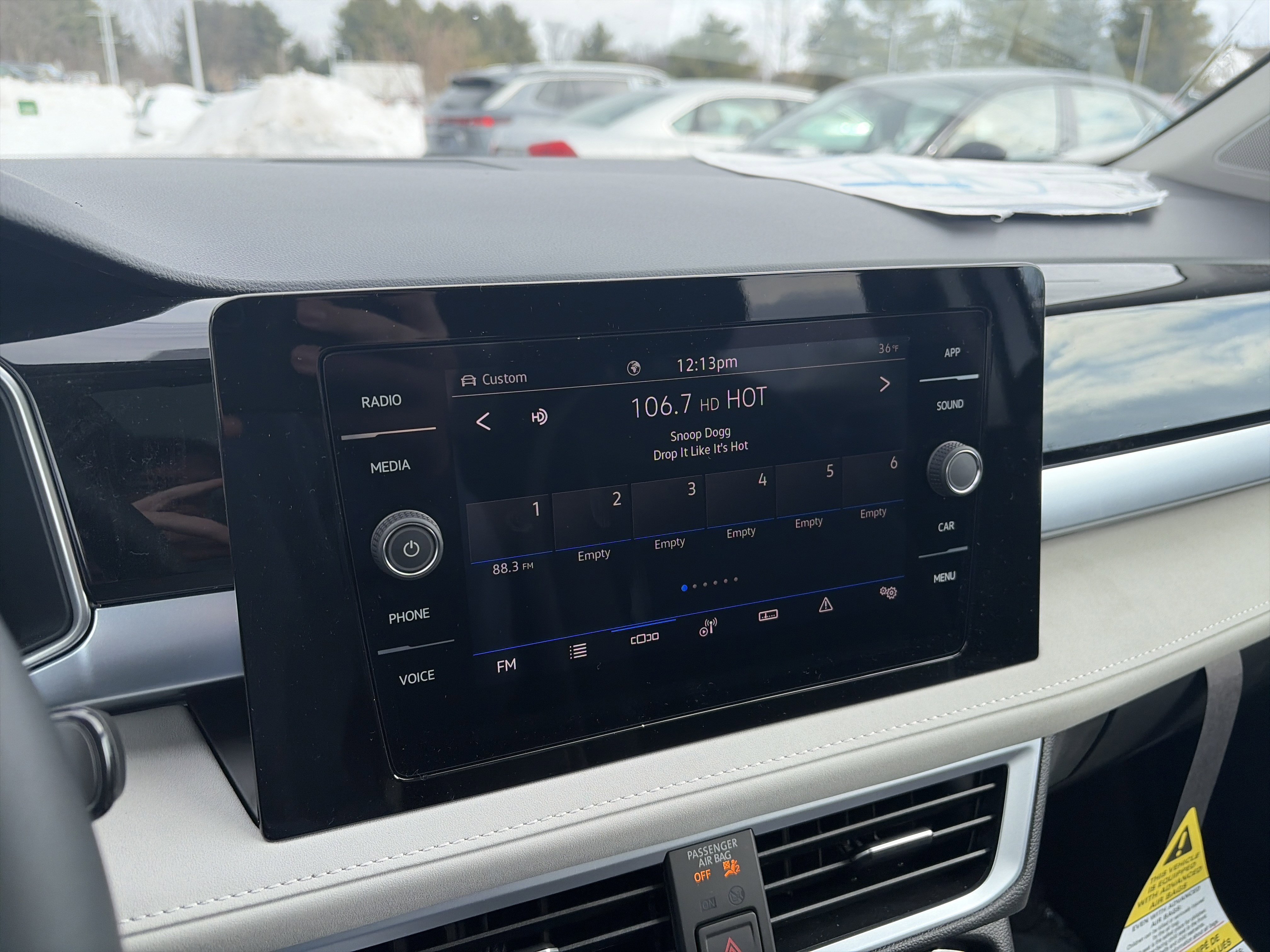 New 2026 Volkswagen Taos SE image 25