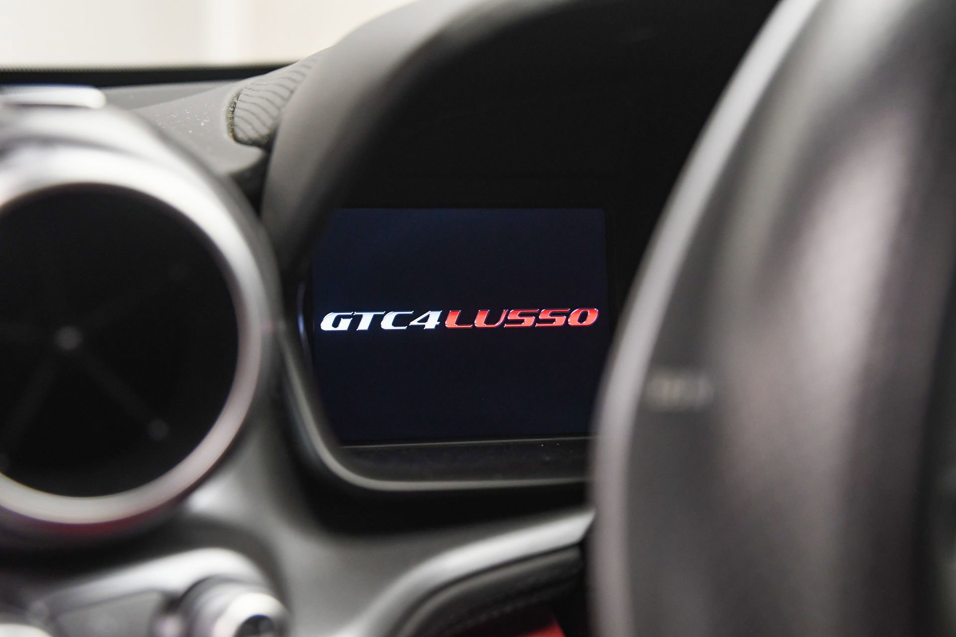 Used 2018 Ferrari GTC4Lusso image 41