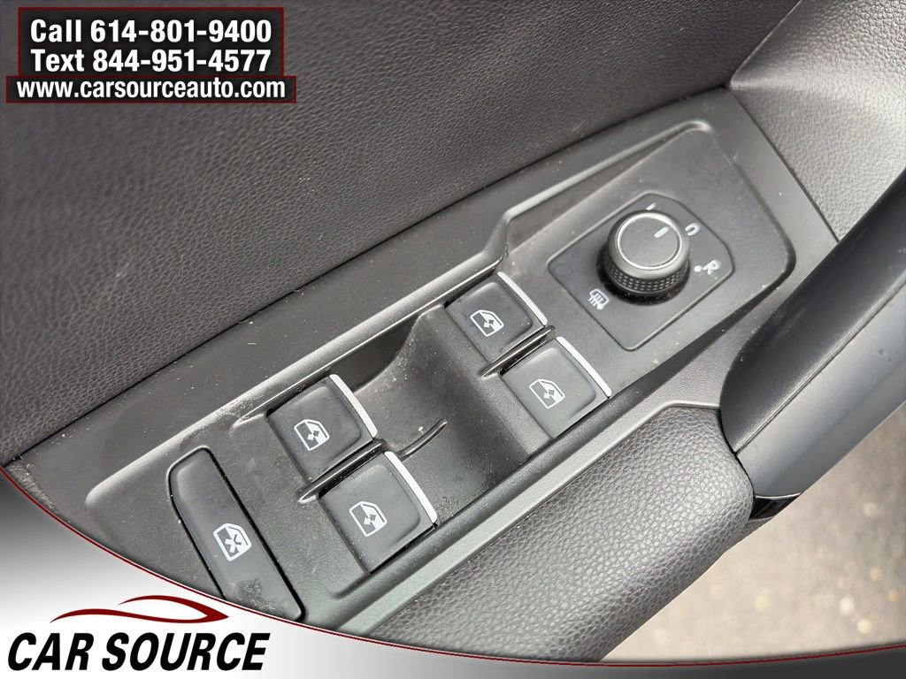 Used 2019 Volkswagen Tiguan SE w/ Panoramic Sunroof Package image 17