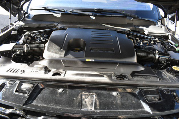 Used 2020 Land Rover Range Rover Sport SE image 30