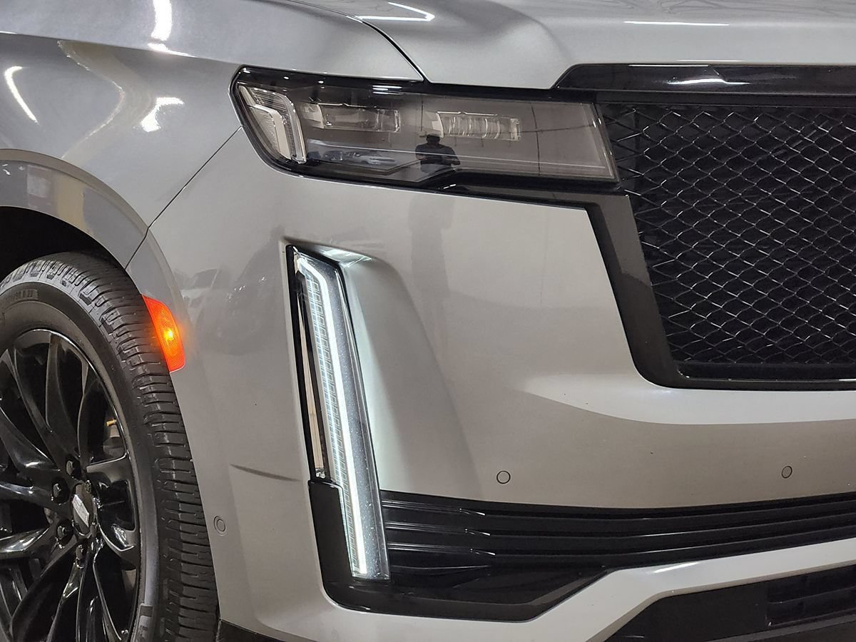 Used 2023 Cadillac Escalade ESV Sport w/ LPO, ONYX Package RWD image 13