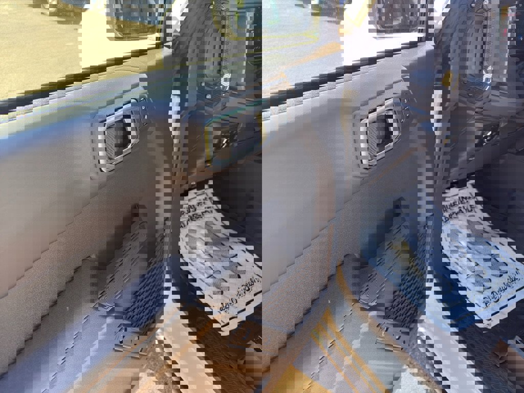 New 2025 Ford Bronco Badlands image 34