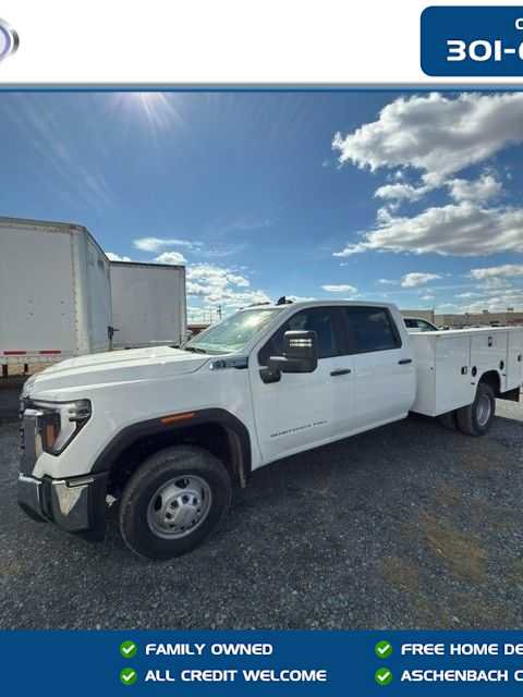 New 2025 GMC Sierra 3500 Pro w/ Convenience Package