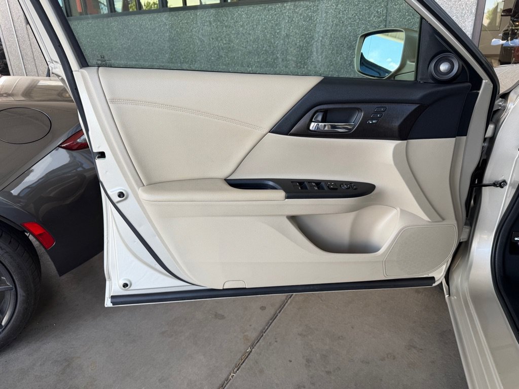 Used 2014 Honda Accord EX-L image 18