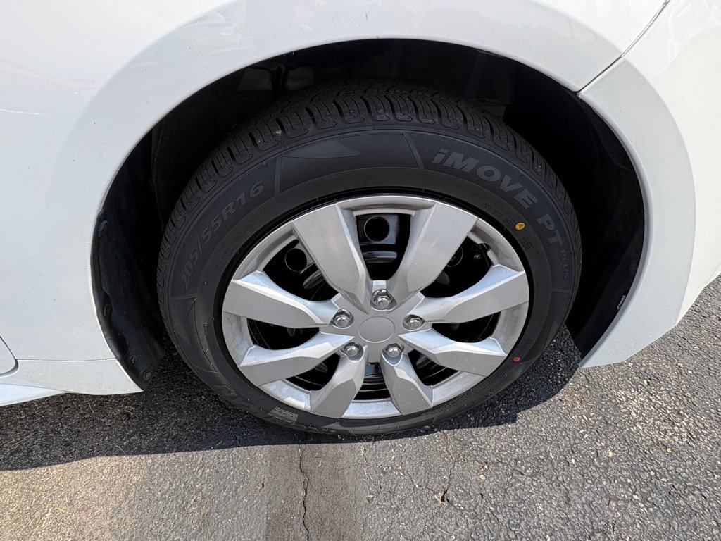 Used 2022 Toyota Corolla LE FWD image 19