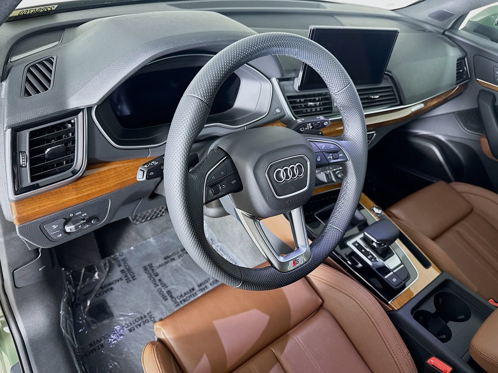 Certified 2024 Audi Q5 e Premium Plus w/ Premium Plus Package AWD/4WD image 9