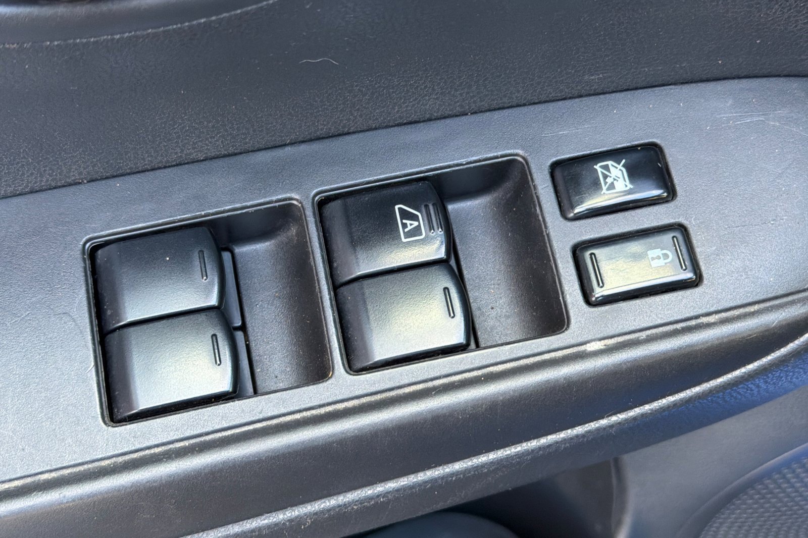 Used 2017 Nissan Versa SV image 14