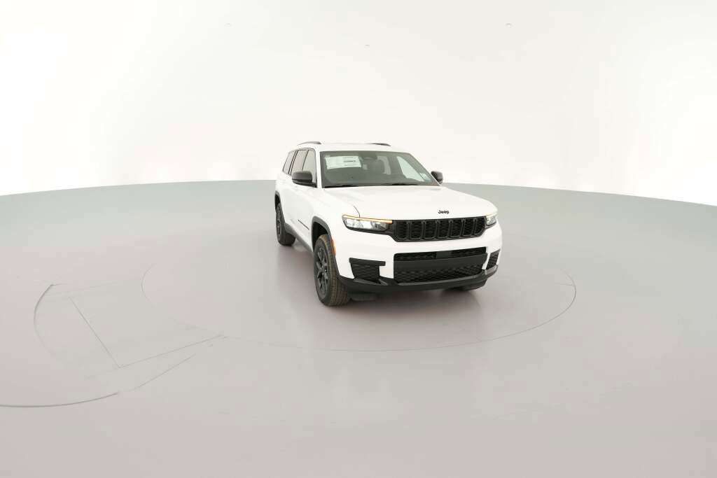 New 2025 Jeep Grand Cherokee L Laredo image 17