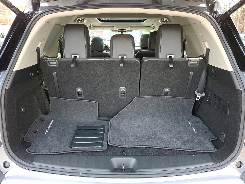 Certified 2025 Nissan Pathfinder SL w/ SL Premium Package image 31