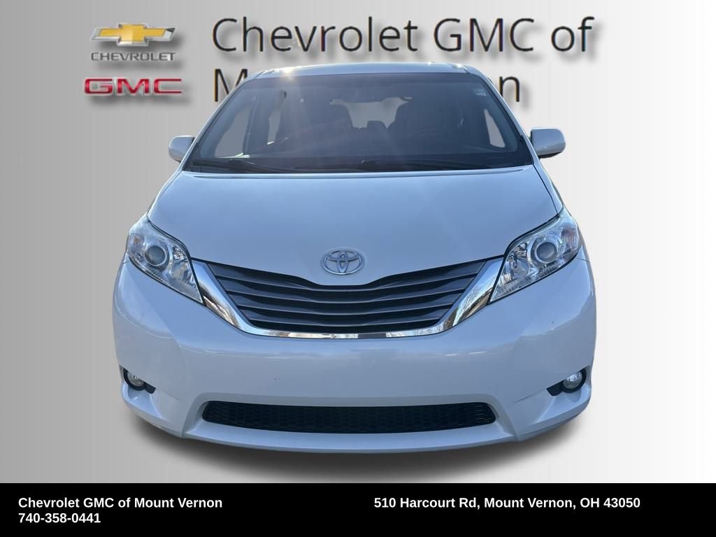 Used 2017 Toyota Sienna L image 9