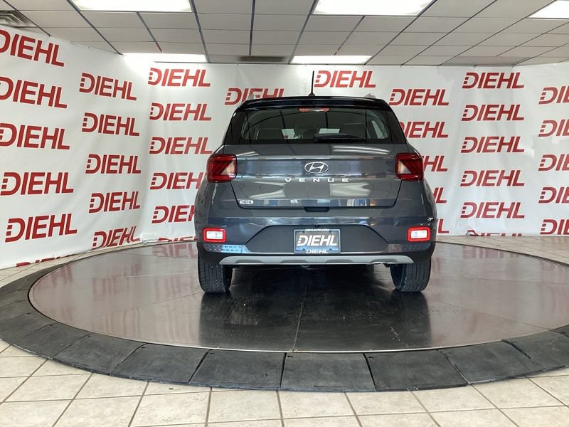 Used 2023 Hyundai Venue Limited FWD image 6