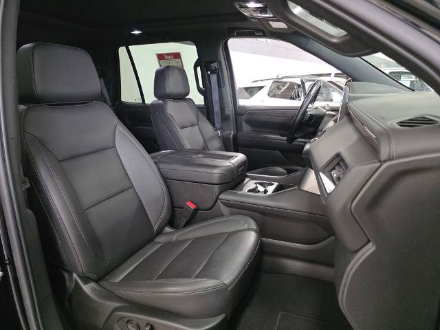 Used 2022 Chevrolet Tahoe Z71 w/ Luxury Package AWD/4WD image 14