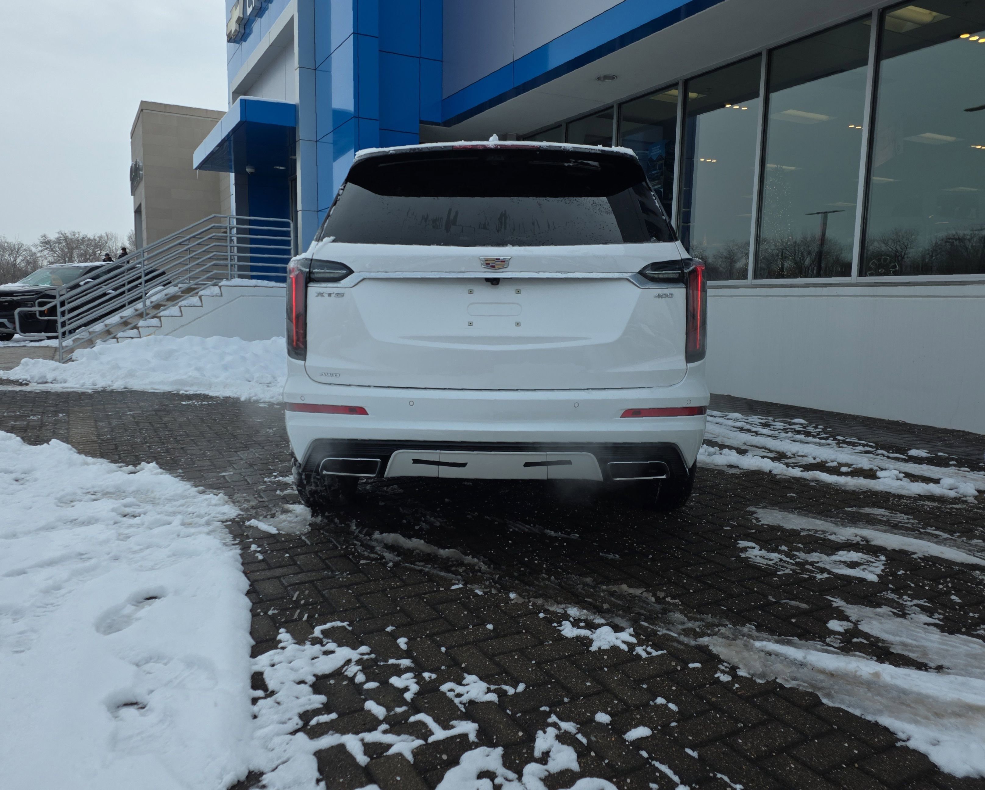 Used 2025 Cadillac XT6 Sport w/ Platinum Package image 4
