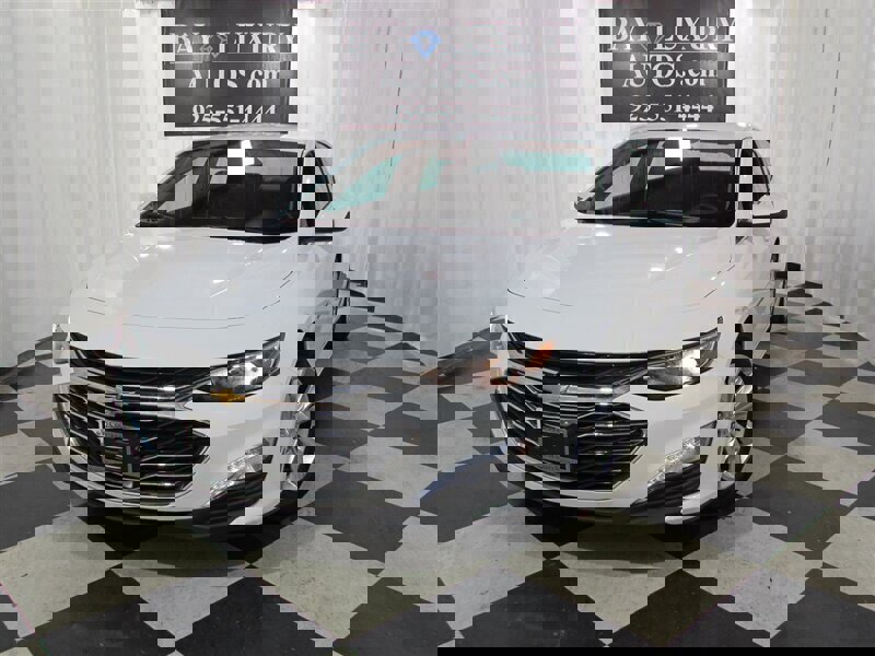 Used 2023 Chevrolet Malibu LT w/ Driver Confidence Package image 4