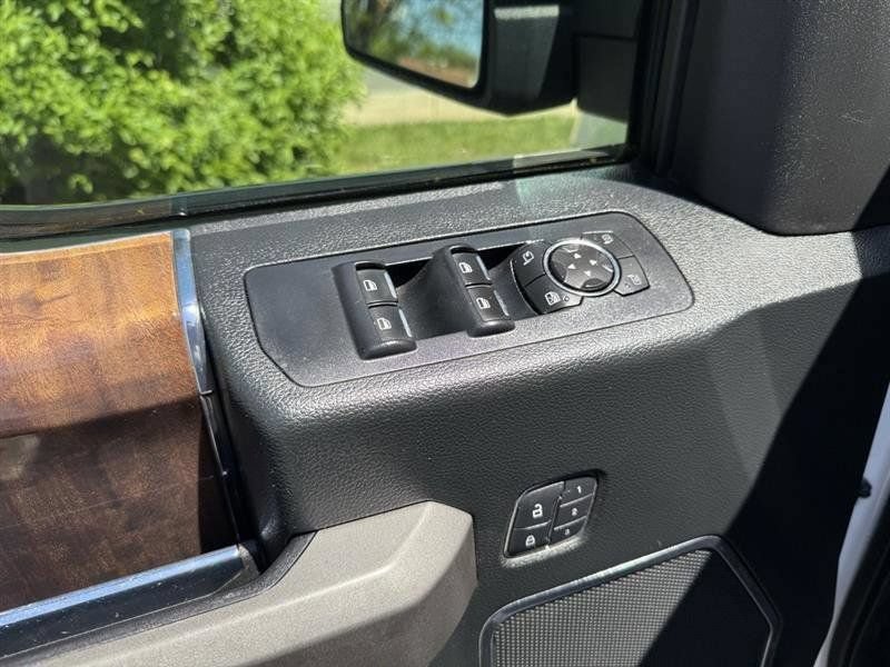 Used 2015 Ford F150 Platinum w/ Equipment Group 701A Luxury AWD/4WD image 10