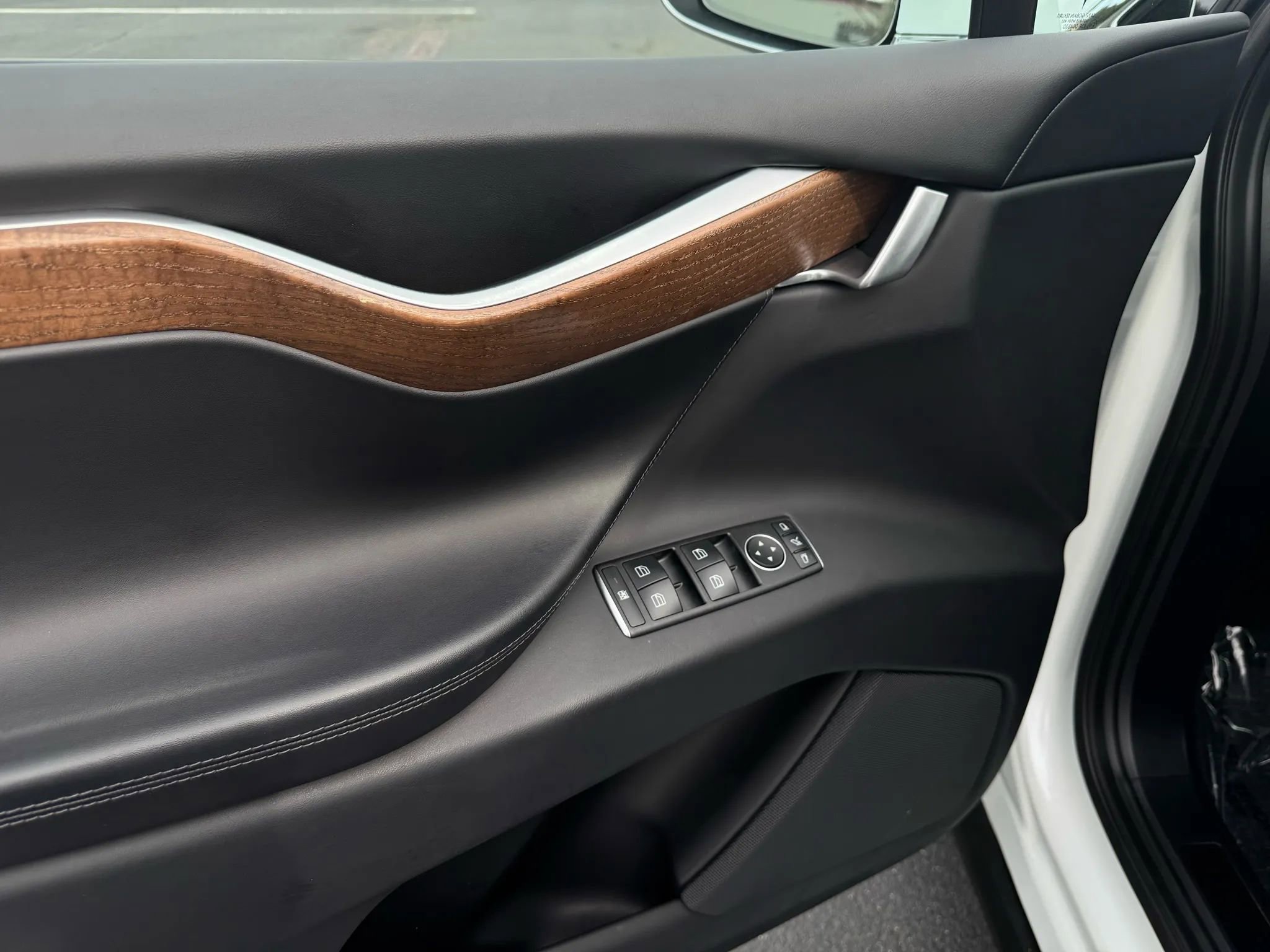 Used 2017 Tesla Model X 75D image 23