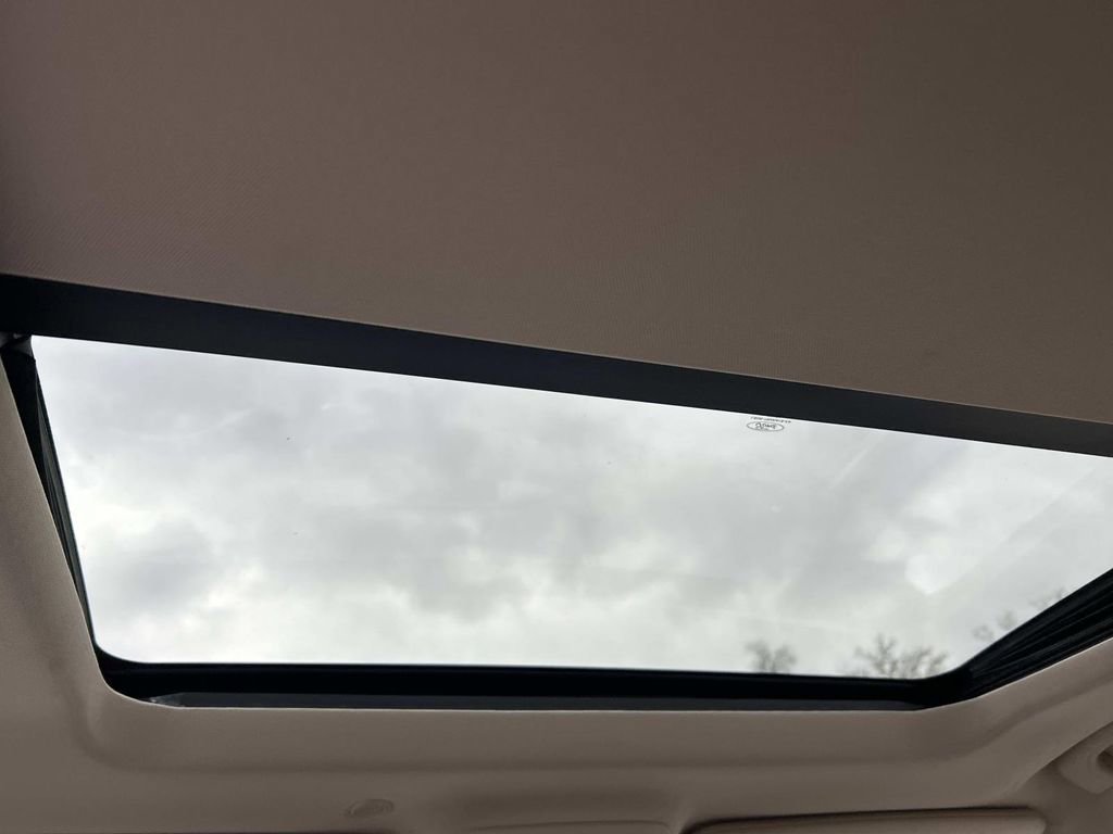 Used 2021 Ford Explorer Limited w/ Equipment Group 301A image 29