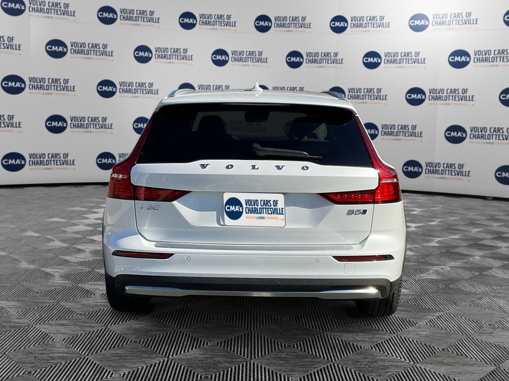 New 2026 Volvo V60 B5 Cross Country Ultra w/ Protection Package Premier image 4
