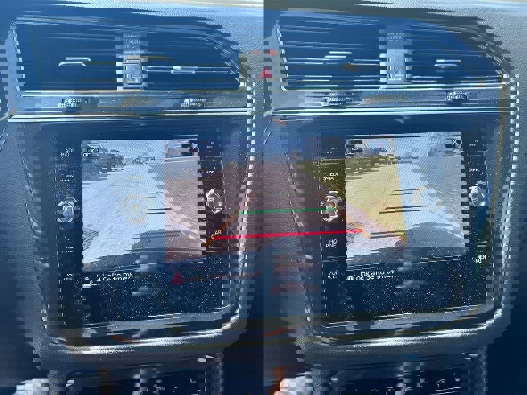 Used 2022 Volkswagen Tiguan SEL R-Line AWD/4WD image 22