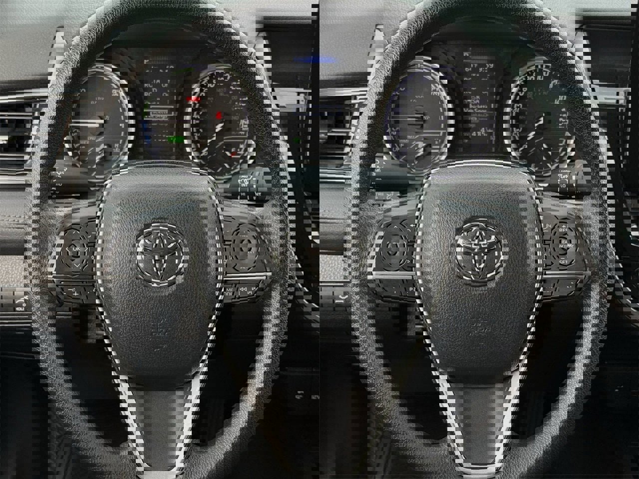 Used 2023 Toyota Camry LE image 12