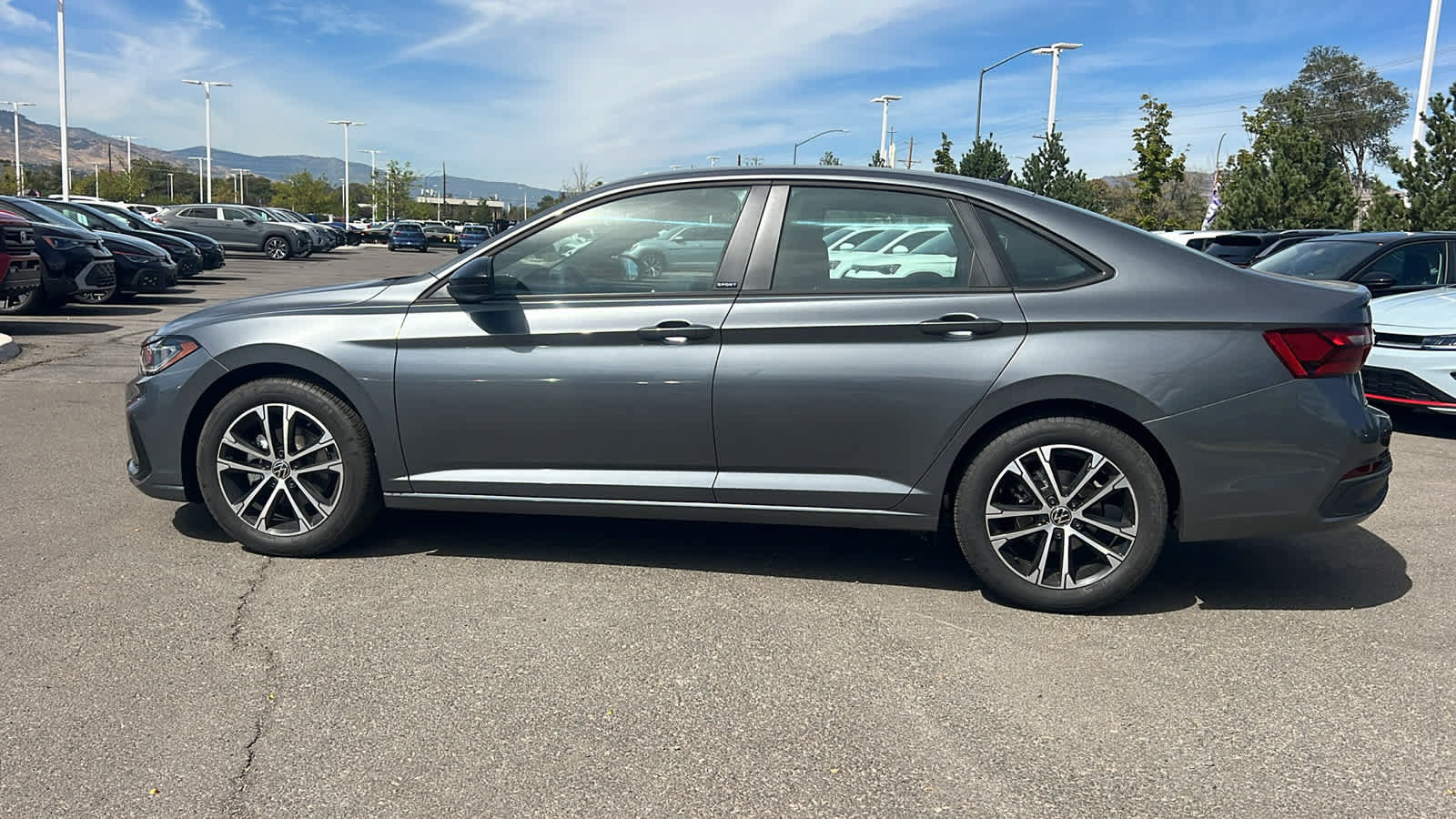 Used 2026 Volkswagen Jetta Sport FWD image 8