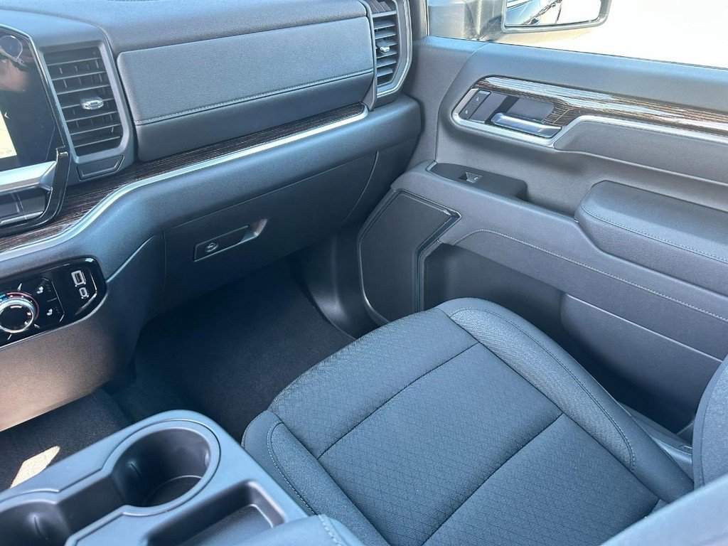 Used 2026 GMC Sierra 2500 SLE w/ SLE Value Package; AWD/4WD image 15