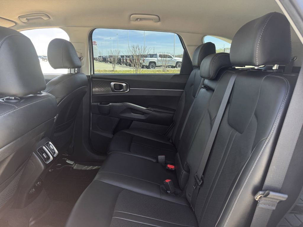 Used 2023 Kia Sorento S FWD image 27